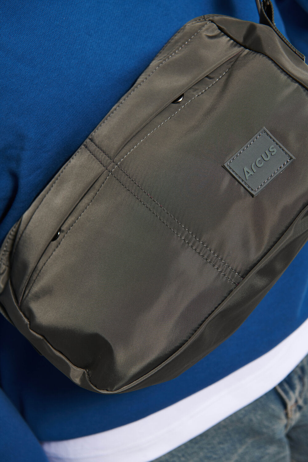 Crossbody taske - mørkegrå